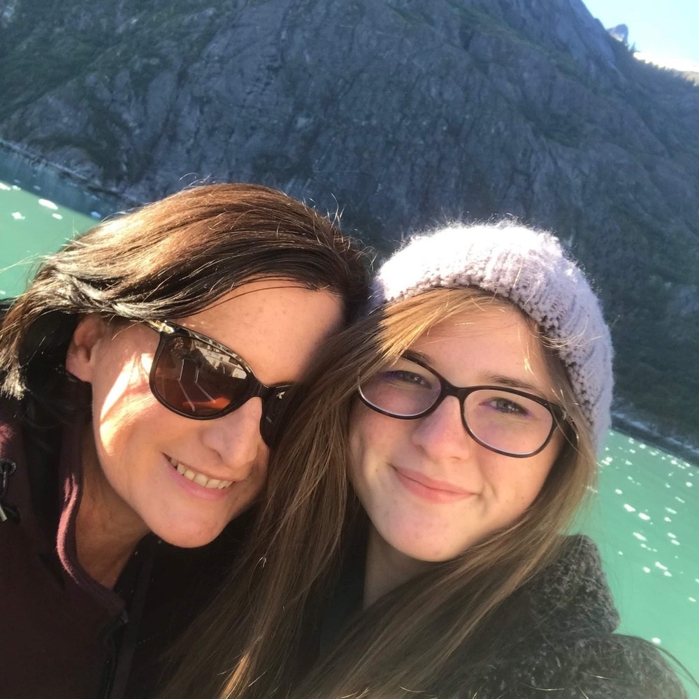 Meet your Poshers, Jacquelyn & Emma